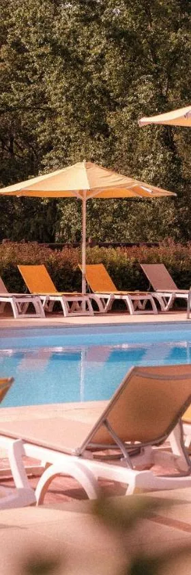 Slow Village Séveilles - Périgord，位于Valades的酒店