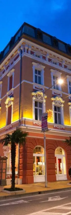 Hotel Continental，位于奥帕提亚的酒店