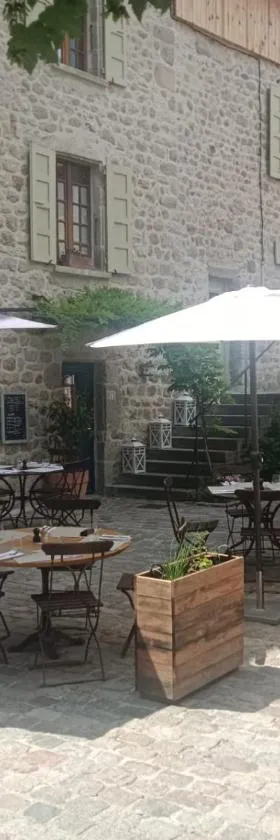 LAne Têtu，位于Désaignes的酒店