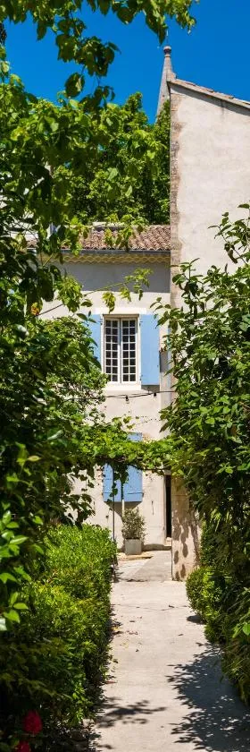 Hôtel LA MARGELLE，位于佩尔纳勒丰泰纳的酒店