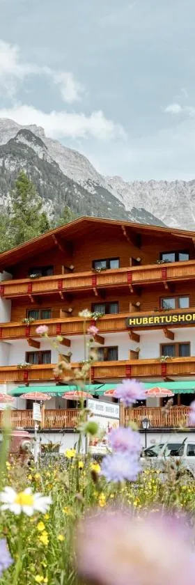 Hotel Hubertushof - Ihr Hotel mit Herz，位于洛伊塔施的酒店