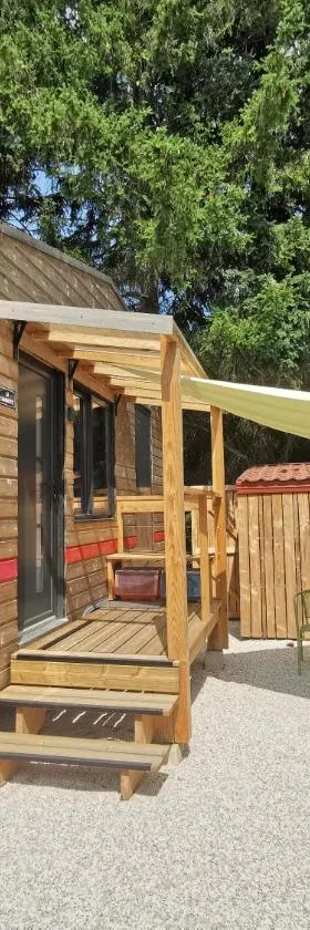 La Charmotte, tiny House insolite，位于Verbiesles的酒店