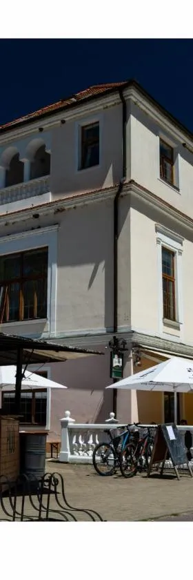 Grandhotel Sluchátko - EX Zámecký hotel，位于迪耶河畔弗拉诺夫的酒店