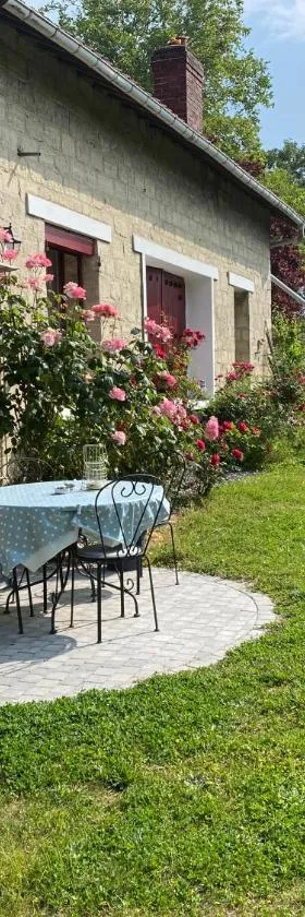 Studio épicéa avec jardin dans charmante propriété，位于梅里索瓦茨的酒店