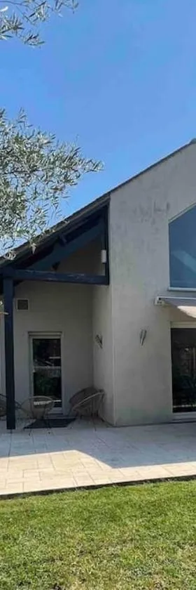 Villa contemporaine à 2 kms de Chartres，位于Gellainville的酒店