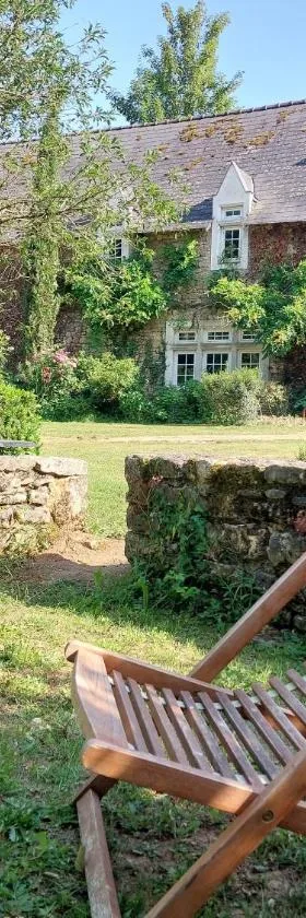 Maison d'hôtes de La Roche Tabary，位于Bernay的酒店