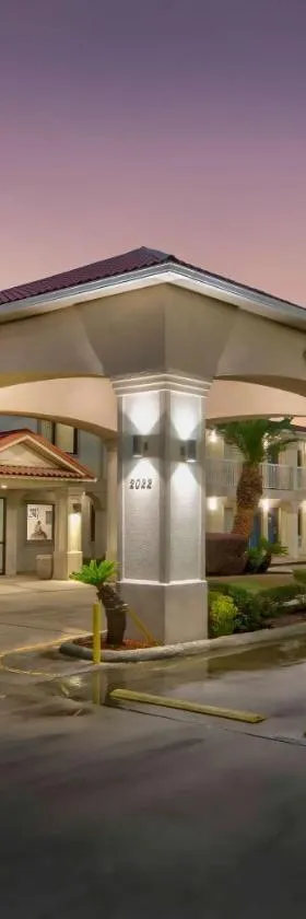 Motel 6-Sulphur, LA，位于萨尔弗的酒店