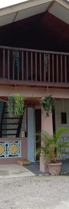 Homestay D'Hiburan Kuala Rompin，位于瓜拉弄宾的酒店