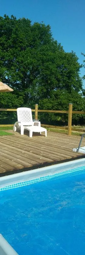 Gite "home" - piscine，位于Juvigny-le-Tertre的酒店