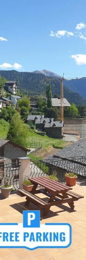 拉奥德萨旅馆，位于拉尔多萨的酒店