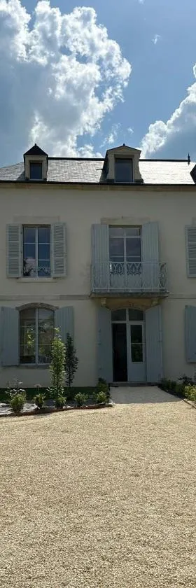 Gîte des Tourterelles，位于Épineuil-le-Fleuriel的酒店