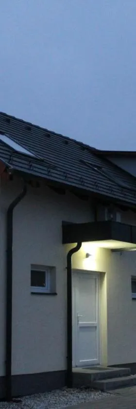 Pótkerék Motel，位于杰尔的酒店