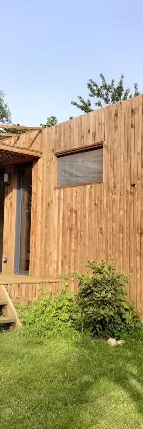 Studio en bois à 20mn du Puy du Fou avec grand jardin，位于Saint-Mesmin的酒店