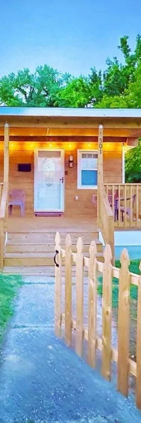 Cottage in Heart of Colonial Beach, 7 Mins Walk to the Beach，位于科洛尼尔比奇的酒店