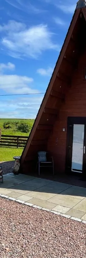 AC/DC Glamping，位于New Aberdour的酒店
