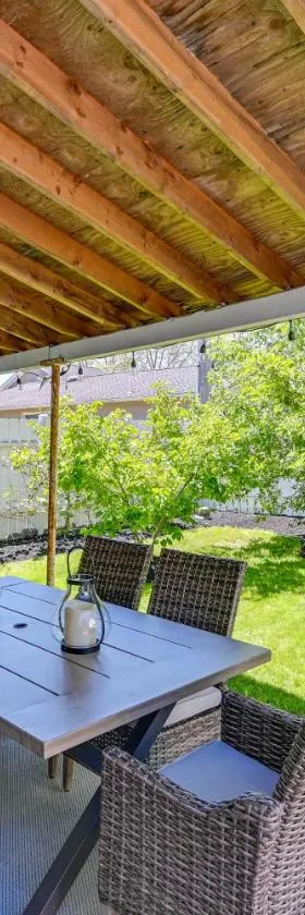 Lovely Hammondsport Home, Walk to Keuka Lake!，位于哈蒙兹波特的酒店