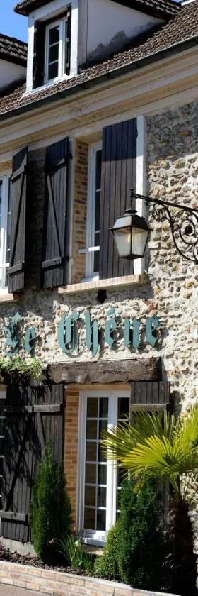 乐切内彭德拉根酒店，位于Saint-Léger-en-Yvelines的酒店