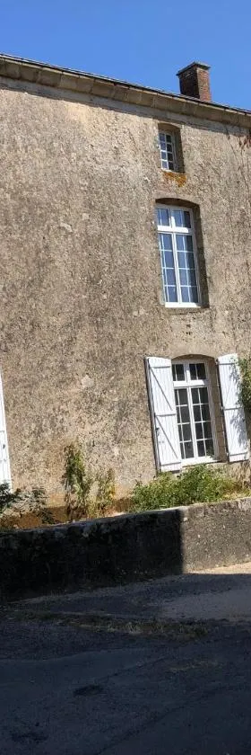 Gîte du Sacré-Coeur - Mauléon- proche Puy du fou，位于Saint-Aubin-de-Baubigné的酒店