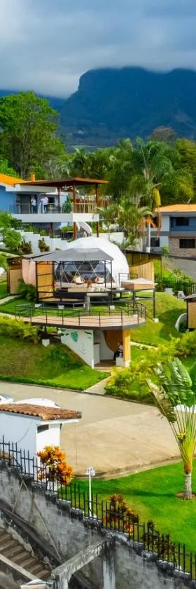 Alma Glamping，位于Escazu的酒店