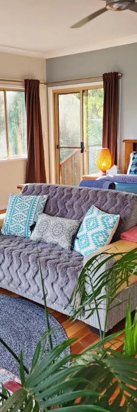 Cosy Studio with Forest Views, Noosa Hinterland，位于Doonan的酒店