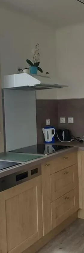 Appartement avec grand jardin，位于Labatut的酒店
