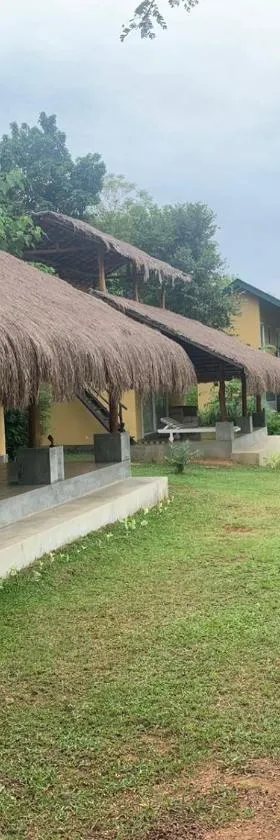Web of Life Resort Wasgamuwa，位于Talakolawela的酒店