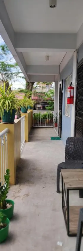 Terrazas de Miguel Apartment，位于Iriga的酒店