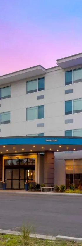 GLo Best Western Pooler - Savannah Airport Hotel，位于萨凡纳的酒店