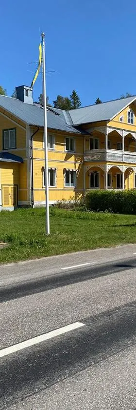 Lokatten Wärdshus，位于Los的酒店