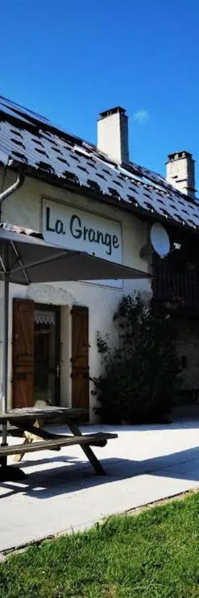 La Grange des Plans，位于勒格兰阿伯尔热芒的酒店
