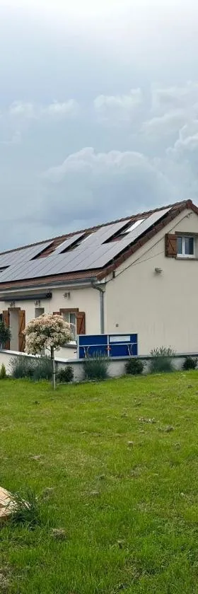 Gite de la Combe Ganat 3 étoiles，位于Sanvignes-les-Mines的酒店