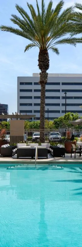 Courtyard by Marriott Santa Ana Orange County，位于圣安娜的酒店