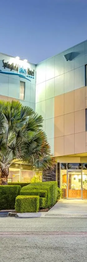 Springfield Lakes Boutique Hotel，位于斯普林菲尔德湖区的酒店