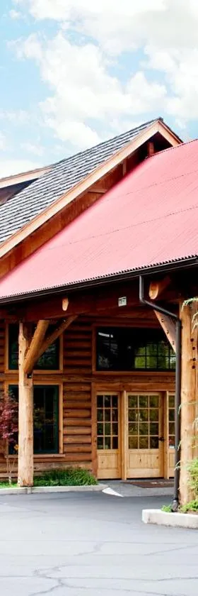 河畔山林小屋，位于格兰茨帕斯的酒店