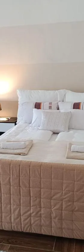 Kiskastély Apartman，位于包尔毛兹新城的酒店