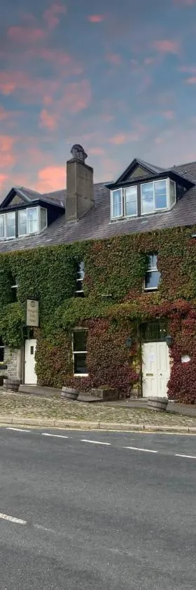Aysgarth Falls Hotel & Restaurant，位于艾斯加斯的酒店