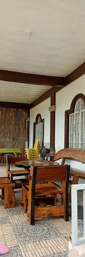 JC3 TRANSIENT HOUSE，位于Bolinao的酒店