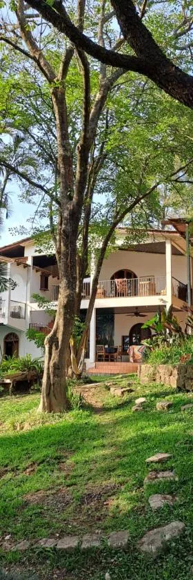Villa Chelsey，位于安赫莱斯镇的酒店
