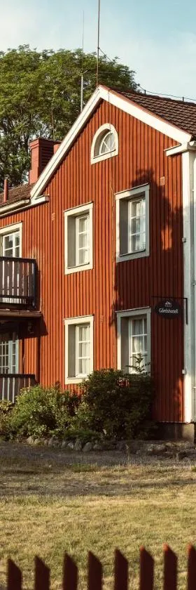 Ödevata Gårdshotell，位于Emmaboda的酒店