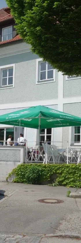 Gasthof-Hotel Goldenes Schiff，位于恩格尔哈茨采尔的酒店