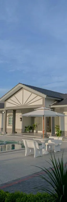 Villa Dracaena Melaka - Private Pool, Hill View, 20 minutes to Town，位于Kampong Bukit Katil的酒店