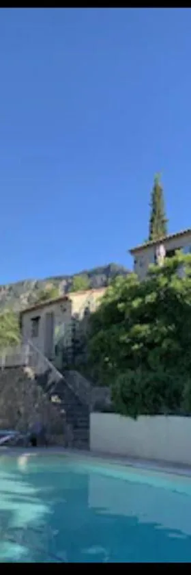 Bergerie du 17ème siècle, piscine privative，位于Toudon的酒店