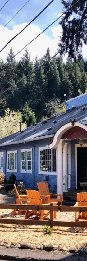 Westfir Lodge & Mountain Market，位于橡树岭的酒店