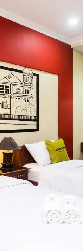 Urbanview Hotel Syariah Wisnugraha by RedDoorz，位于日惹的酒店