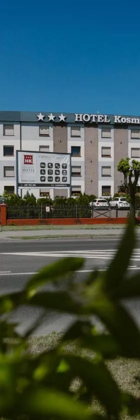 Hotel Kosmowski，位于弗热希尼亚的酒店
