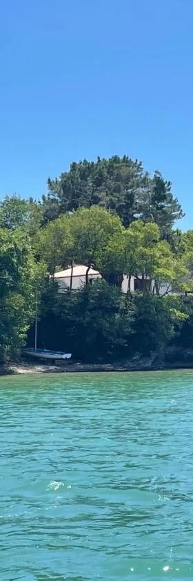Maison en bord de rivière de mer，位于Le Fenouiller的酒店