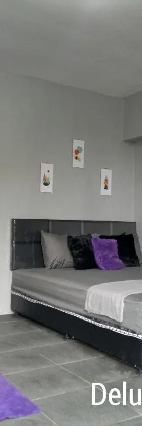 RINA Guest House Pacitan，位于Tamperan的酒店