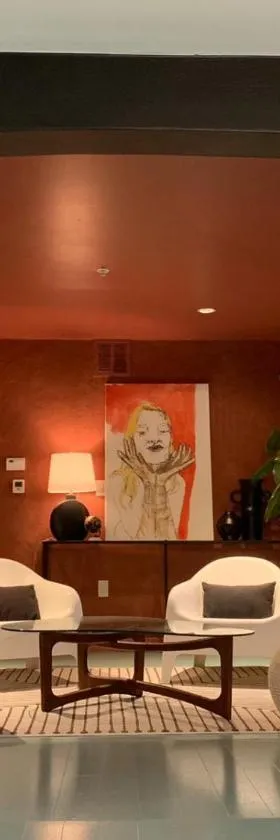 The Trail in Adams - Berkshires' Art Hotel，位于Adams的酒店