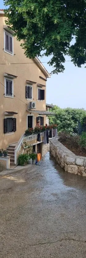 Sobe Biserka i Mario Brseč，位于布鲁赛吉的酒店