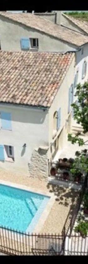 Ferme de l'Arnesque，位于教皇新堡的酒店